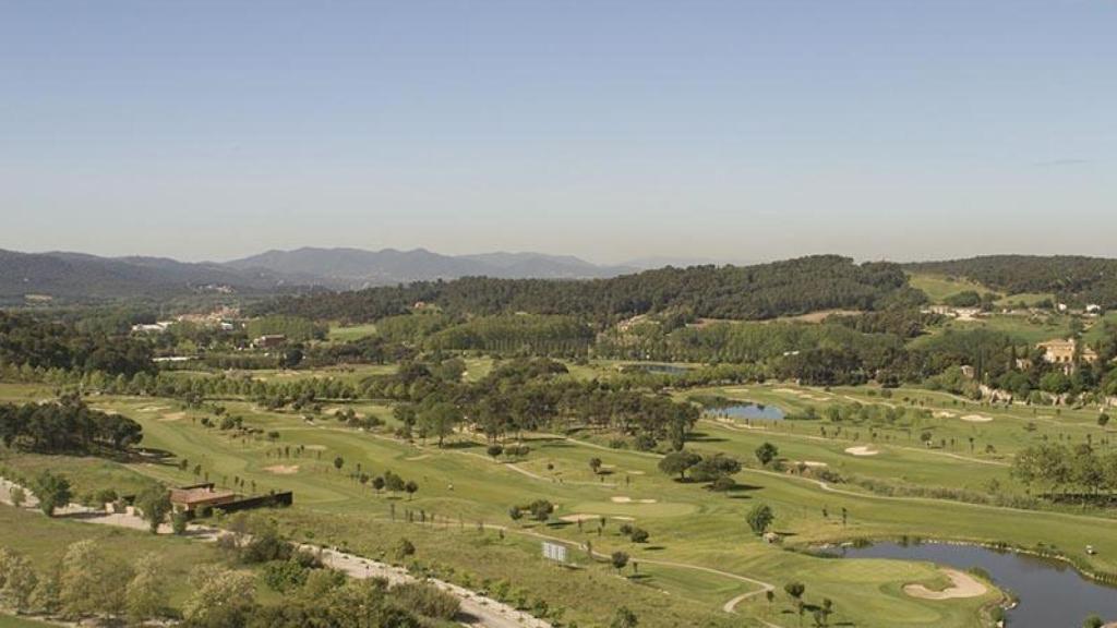 Vistas de las parcelas de La Roca Golf Resort, en Roca del Vallés.
