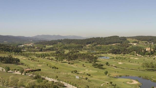 Vistas de las parcelas de La Roca Golf Resort, en Roca del Vallés.
