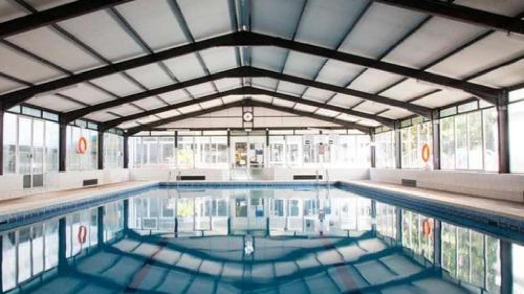 Imagen de la piscina climatizada del Don Juan de Lloret