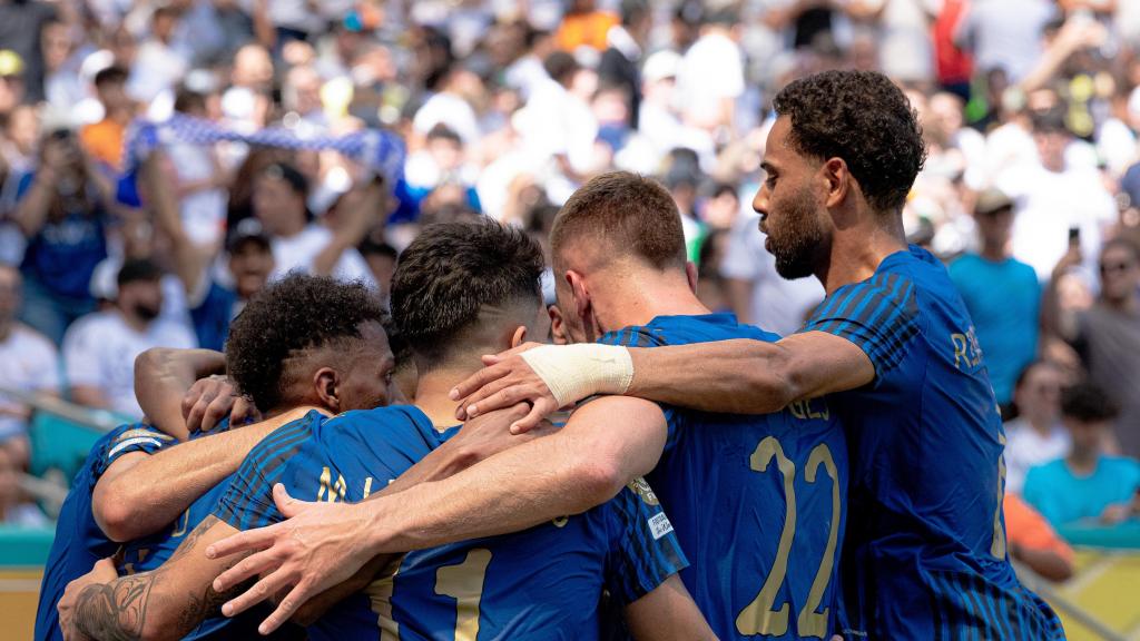 Los jugadores del Al Hilal celebran el gol de Rúben Neves al Real Madrid en el Mundial de Clubes