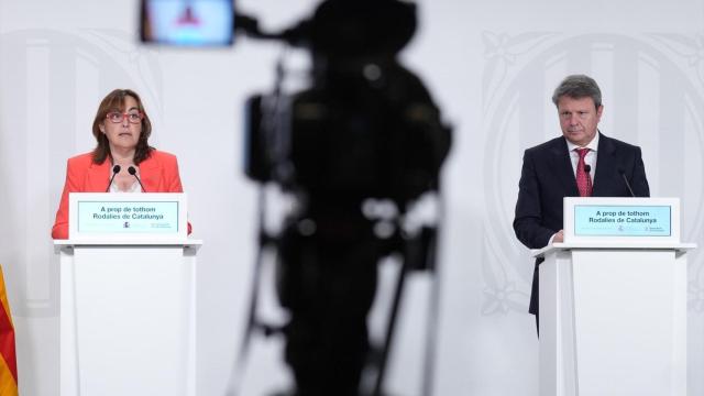 La consellera de Territorio, Vivienda y Transición Ecológica de la Generalitat, Sílvia Paneque, y el secretario de Estado de Transportes y Movilidad Sostenible, José Antonio Santano