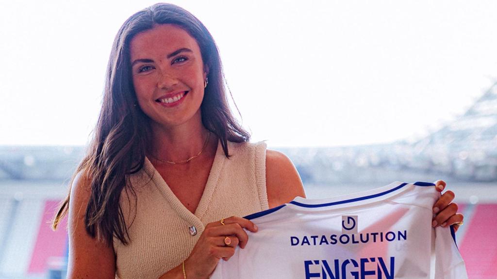 Ingrid Engen posa amb la samarreta de l'Olympique Lyon