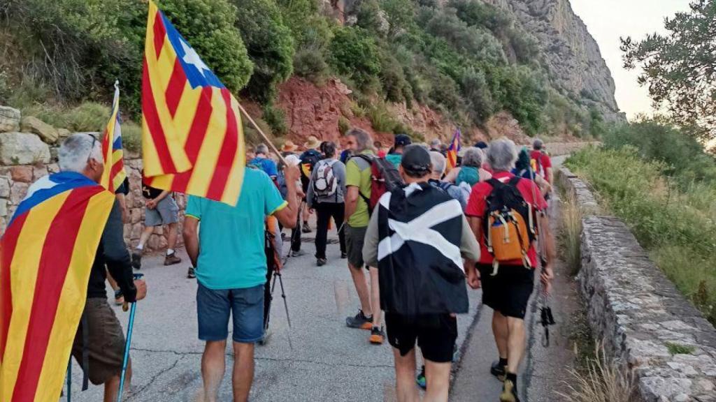 Manifestantes de la ANC, durante el ascenso a Montserrat