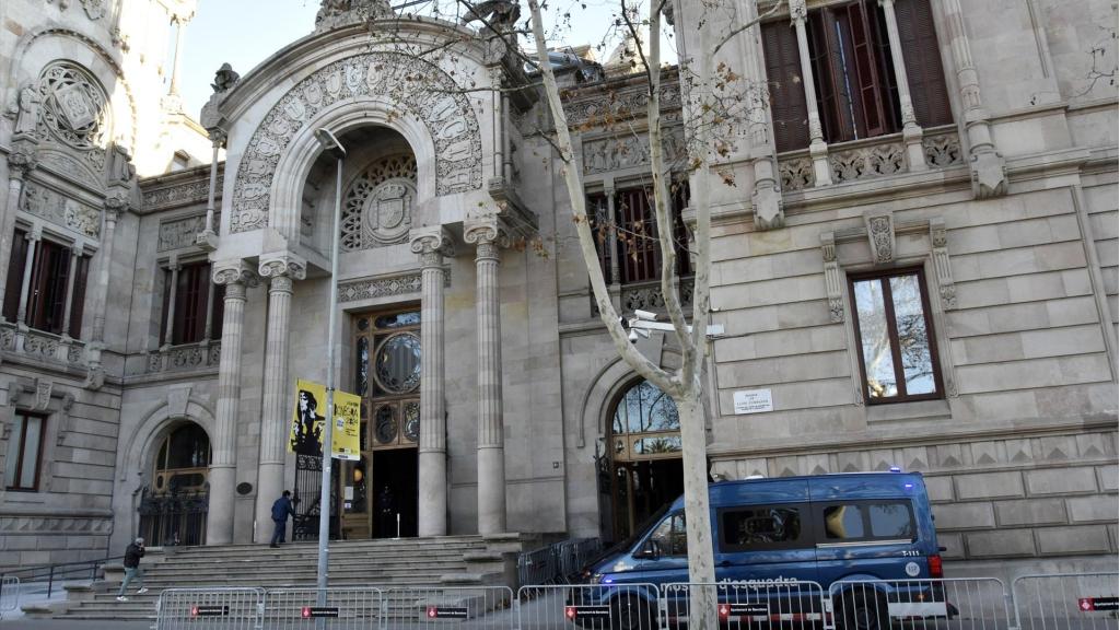 Façana del Tribunal Superior de Justícia de Catalunya (TSJC) i l'Audiència de Barcelona