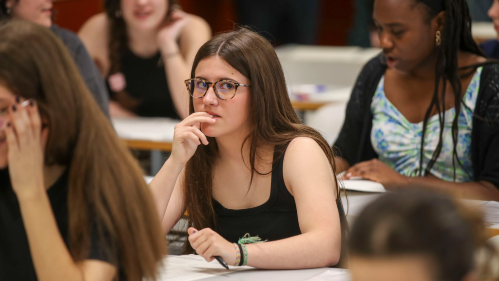 Una estudiante en la selectividad