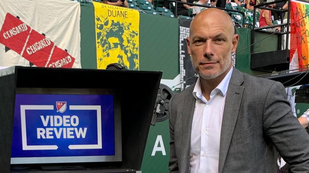 Howard Webb, actual CEO de la entidad arbitral del fútbol inglés
