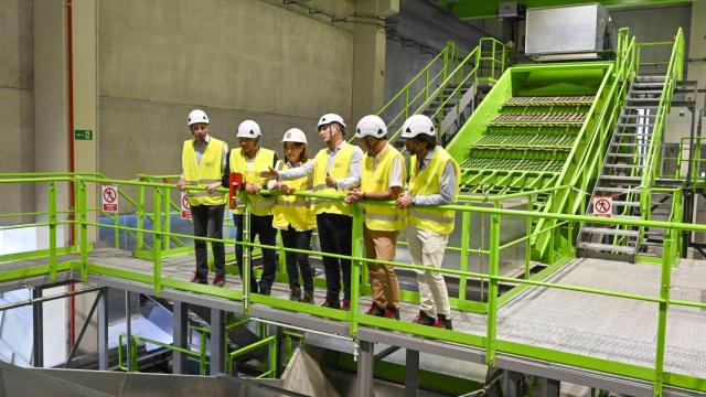 Imagen de la inauguración de la mayor planta de residuos industriales de España