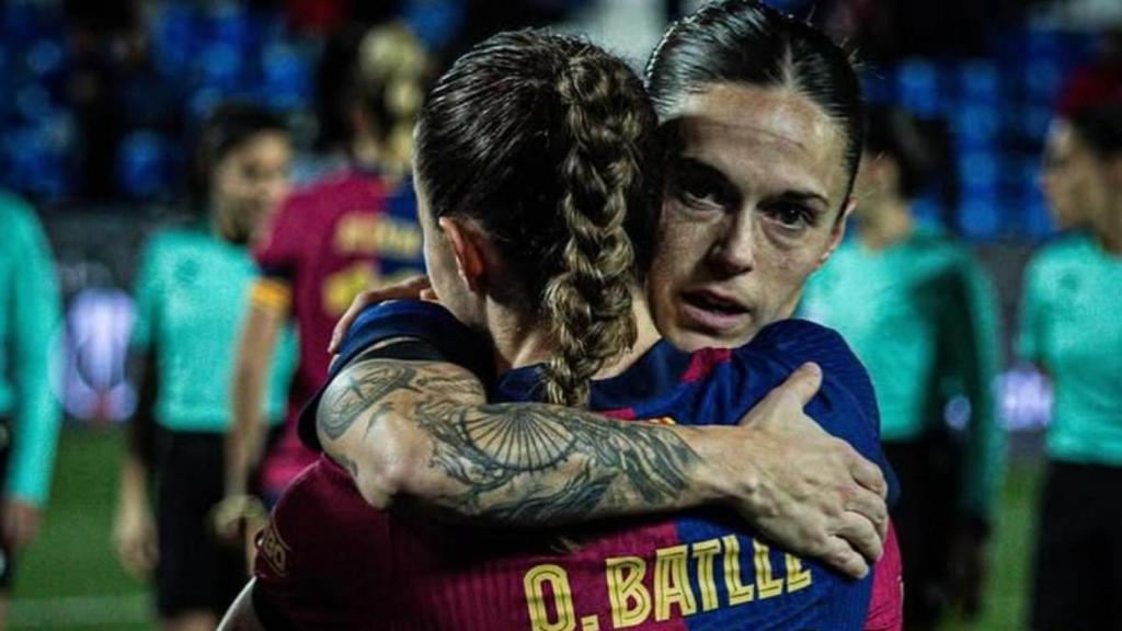 Mapi León y Ona Batlle después de un partido con el Barça Femenino
