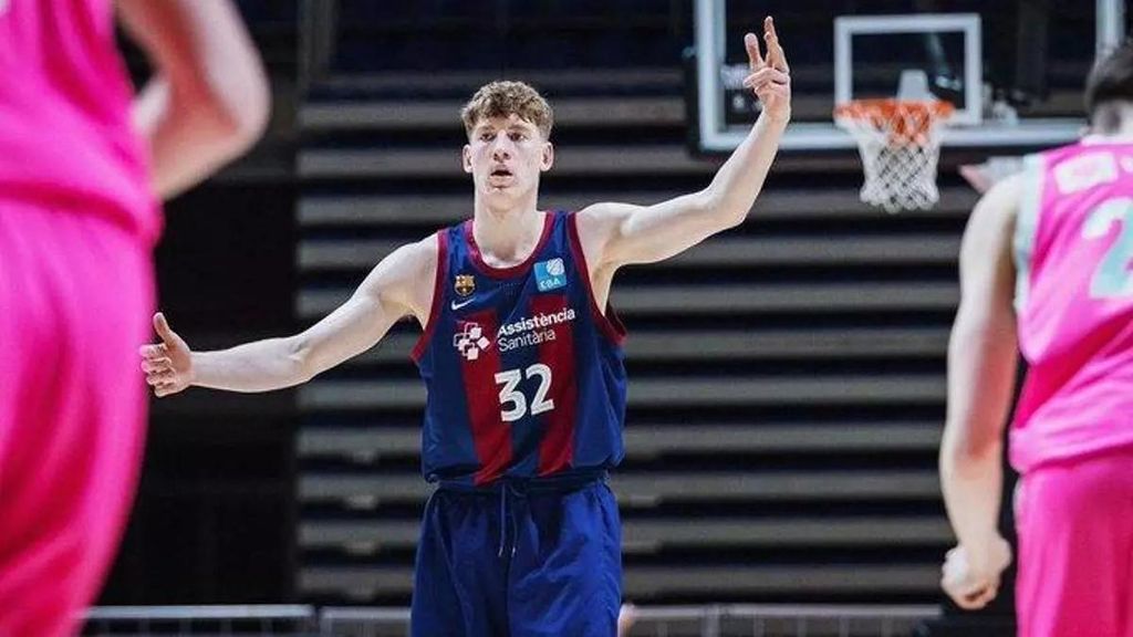 Kasparas Jakucionis en un partit amb el Barça de bàsquet