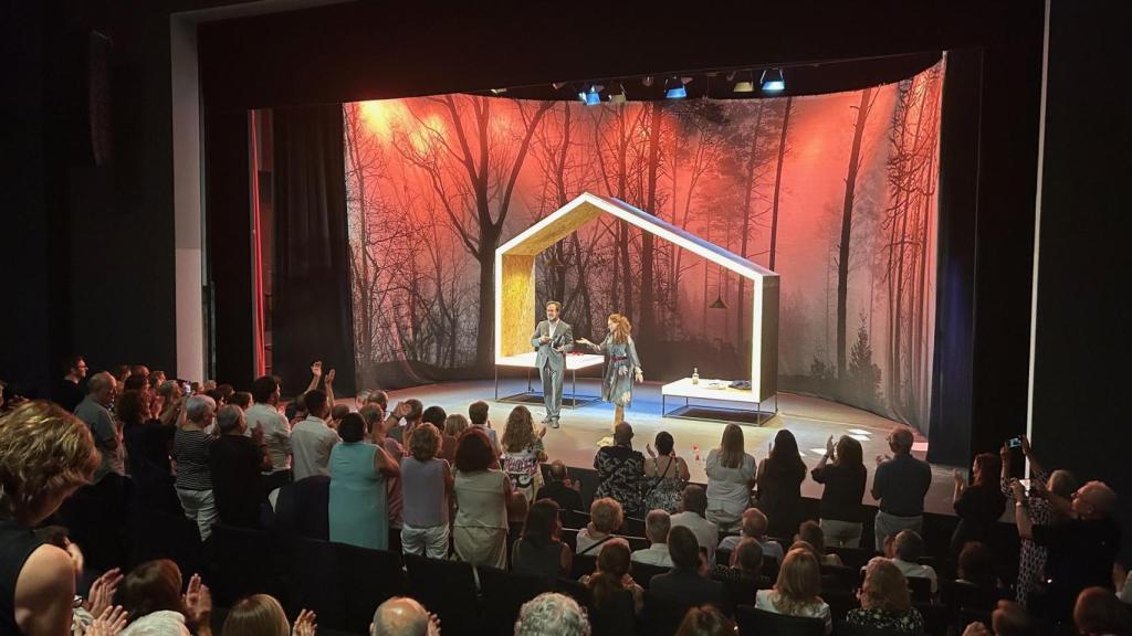 Aplausos al final de la obra 'Clavells'