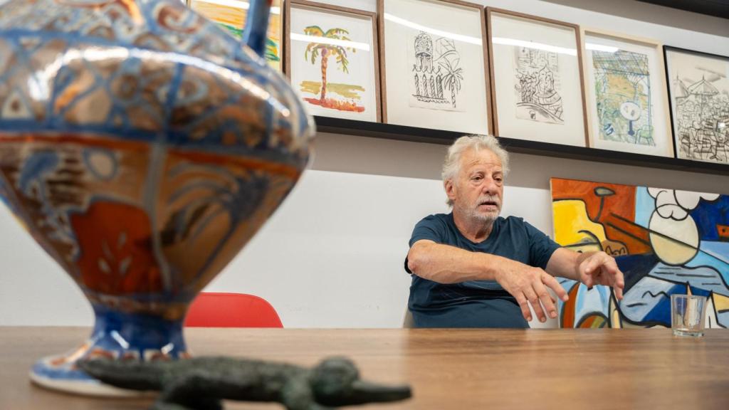 Javier Mariscal en su despacho del Poblenou de Barcelona, en una entrevista con Crónica Global