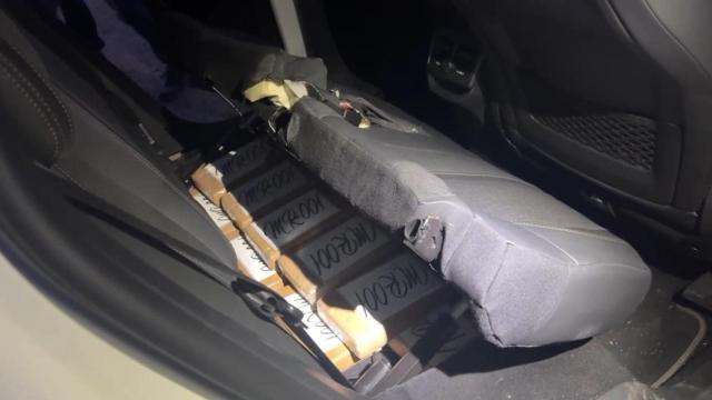 Uno de los vehículos con dobles fondos que disponía una de las organizaciones criminales desarticulada