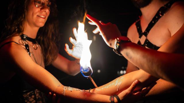 La 'wax session' de la fiesta Kitty de Barcelona: de madrugada y placentera