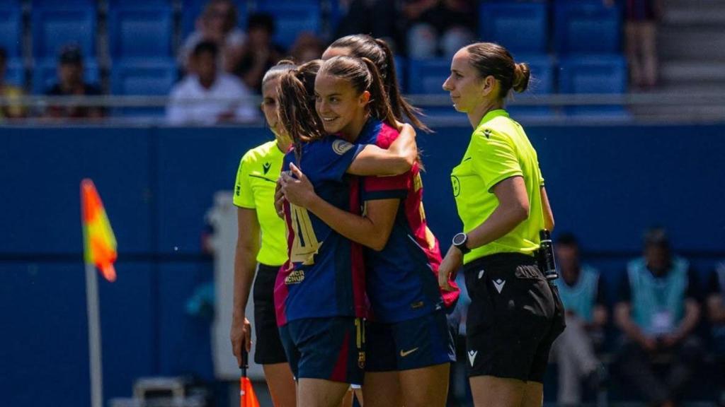Clara Serrajordi sustituyendo a Aitana Bonmatí en su debut con el Barça femenino