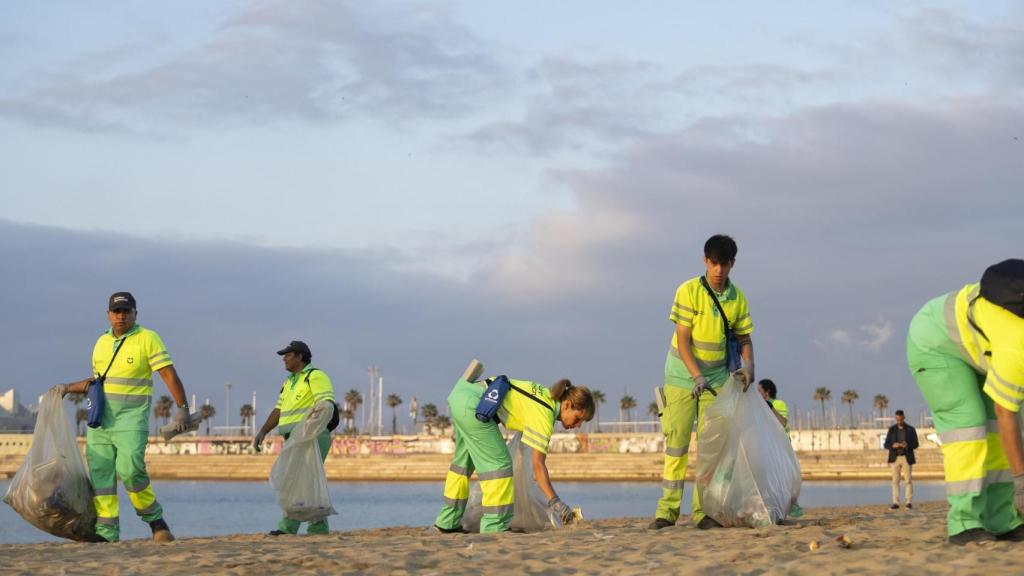 Imagen de unos trabajadores de FCC en archivo