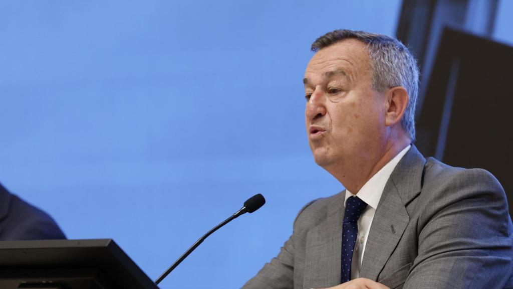 El consejero delegado de Banco Sabadell, César González-Bueno, y el director financiero, Sergio Palavecino