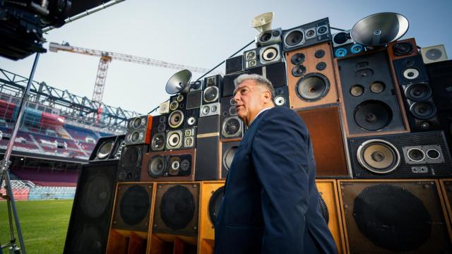 El presidente del Barça, Joan Laporta, en la grabación del spot publicitario para la vuelta al Camp Nou