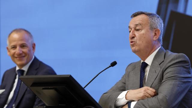 El consejero delegado de Banco Sabadell, César González-Bueno, y el director financiero, Sergio Palavecino
