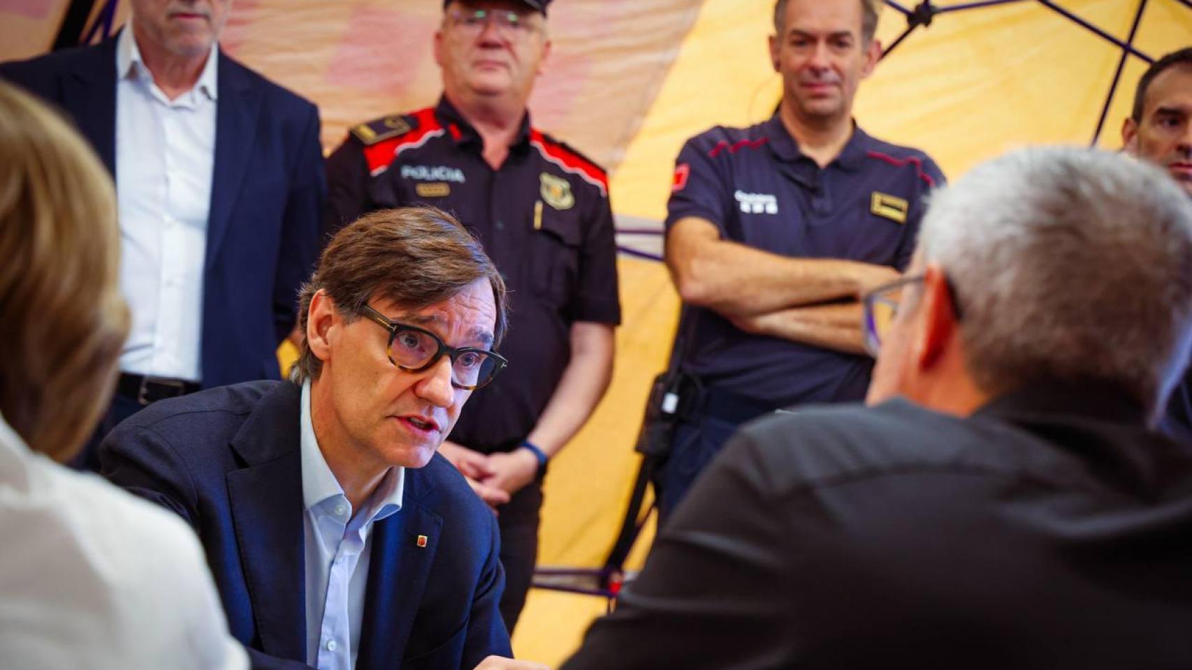 El presidente de la Generalitat, Salvador Illa, en el Centro de Comandamiento de Guissona