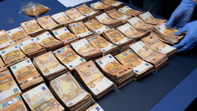 Desmantelan una banda en Barcelona que había estafado unos 10 millones de euros