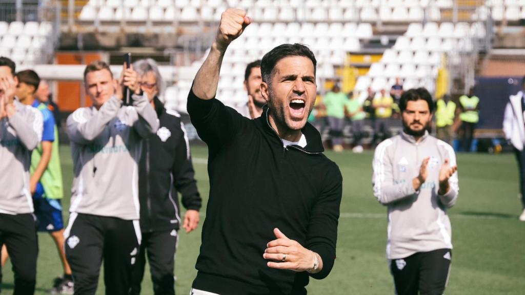 L'eufòria de Cesc Fàbregas, entrenador del Como 1907, després de guanyar un partit a la Serie A