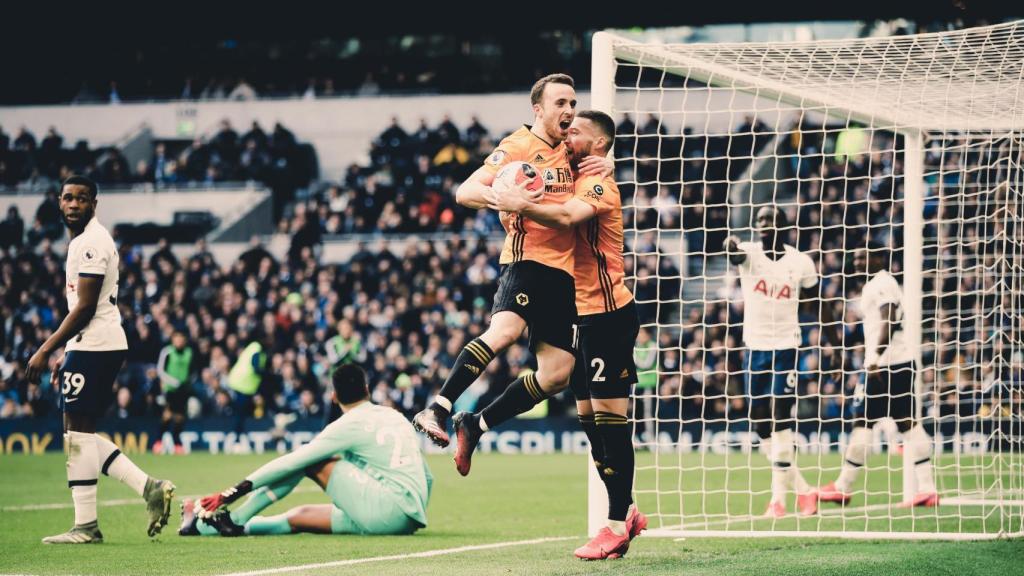 Diogo Jota celebrando un gol con los Wolves