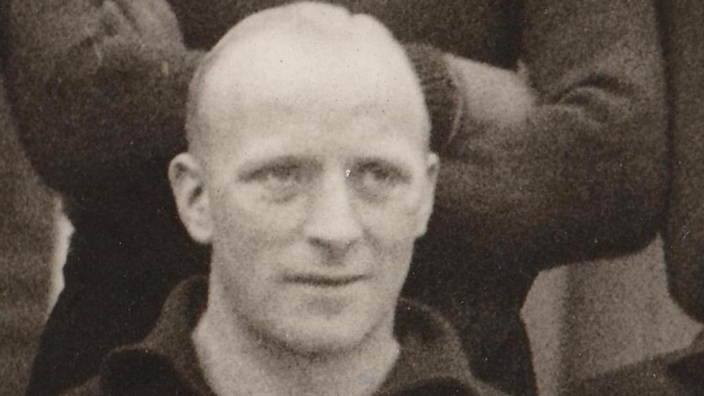 El futbolista Tom Cooper