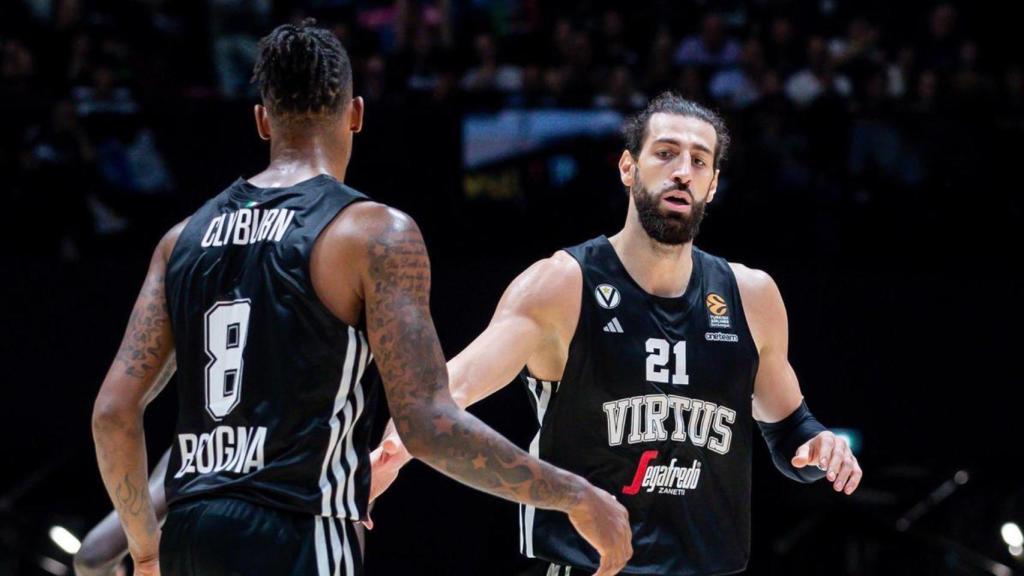 Clyburn y Shengelia, durante un partido de la Virtus de Bolonia