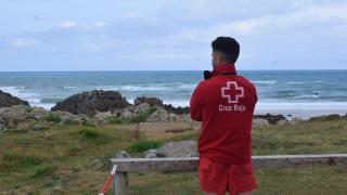 Un socorrista de Cruz Roja, en archivo