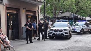 Agentes de Mossos d'Esquadra, en el barrio de Barceloneta hoy