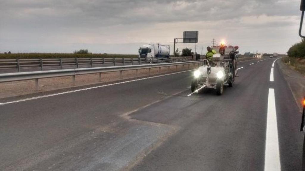 Imagen que refleja trabajos de conservación de carreteras
