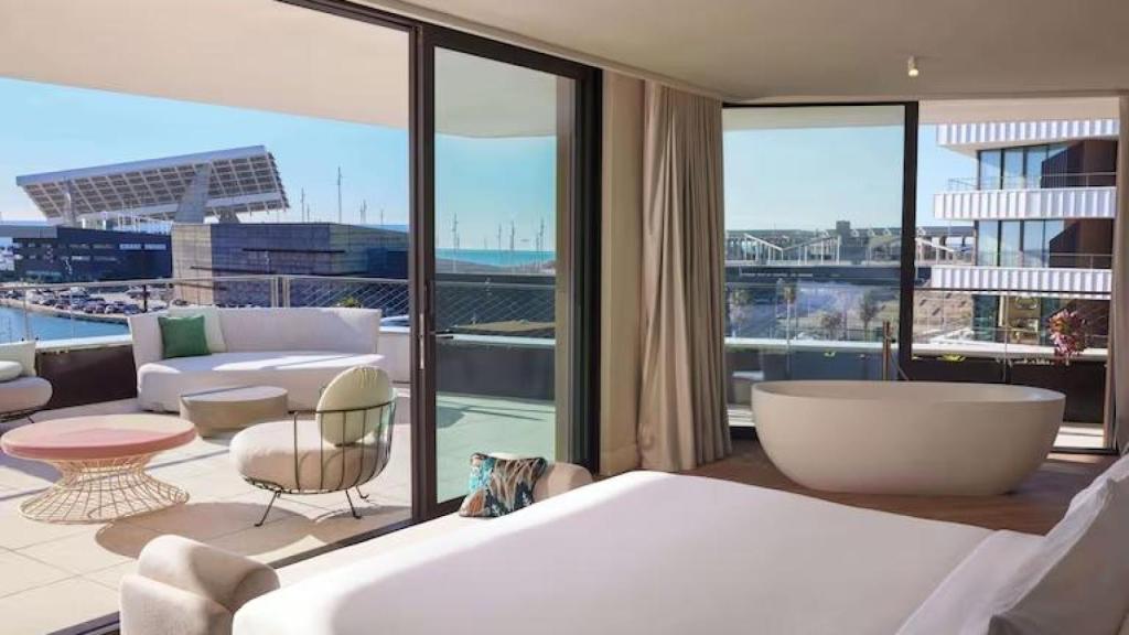Imagen del Port Fòrum desde una habitación del hotel SLS