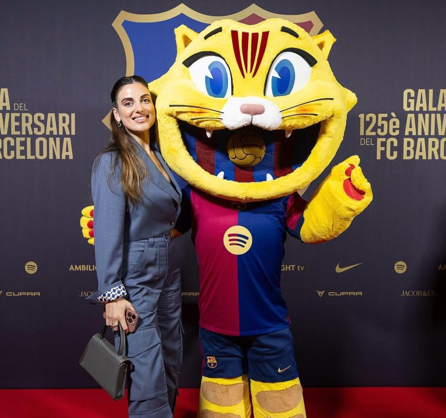 Paloma Mikadze, directora de Barça Identity, a la Gala del 125 Aniversari del club, al costat de CAT