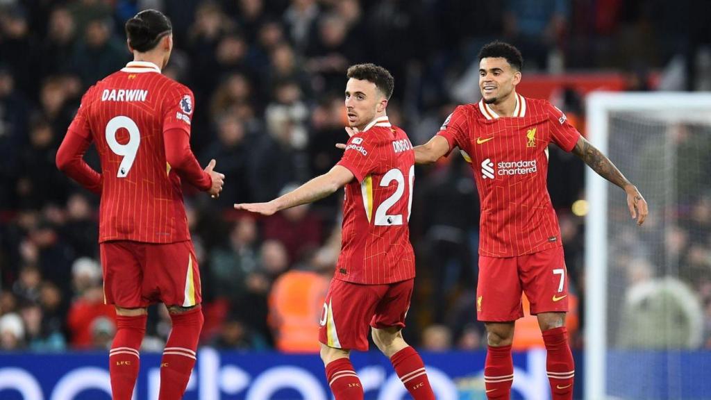 Luis Díaz y Diogo Jota en un partido con el Liverpool