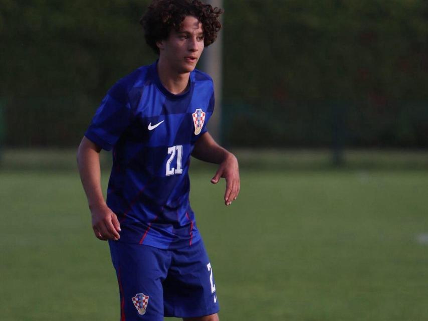 Lovro Chelfi en un partido con la selección croata sub19