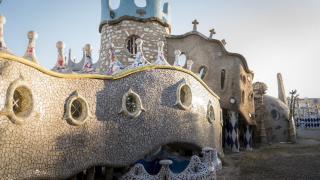 Este es el desconocido capricho arquitectónico español que más se parece a Gaudí, el Capricho de Cotrina