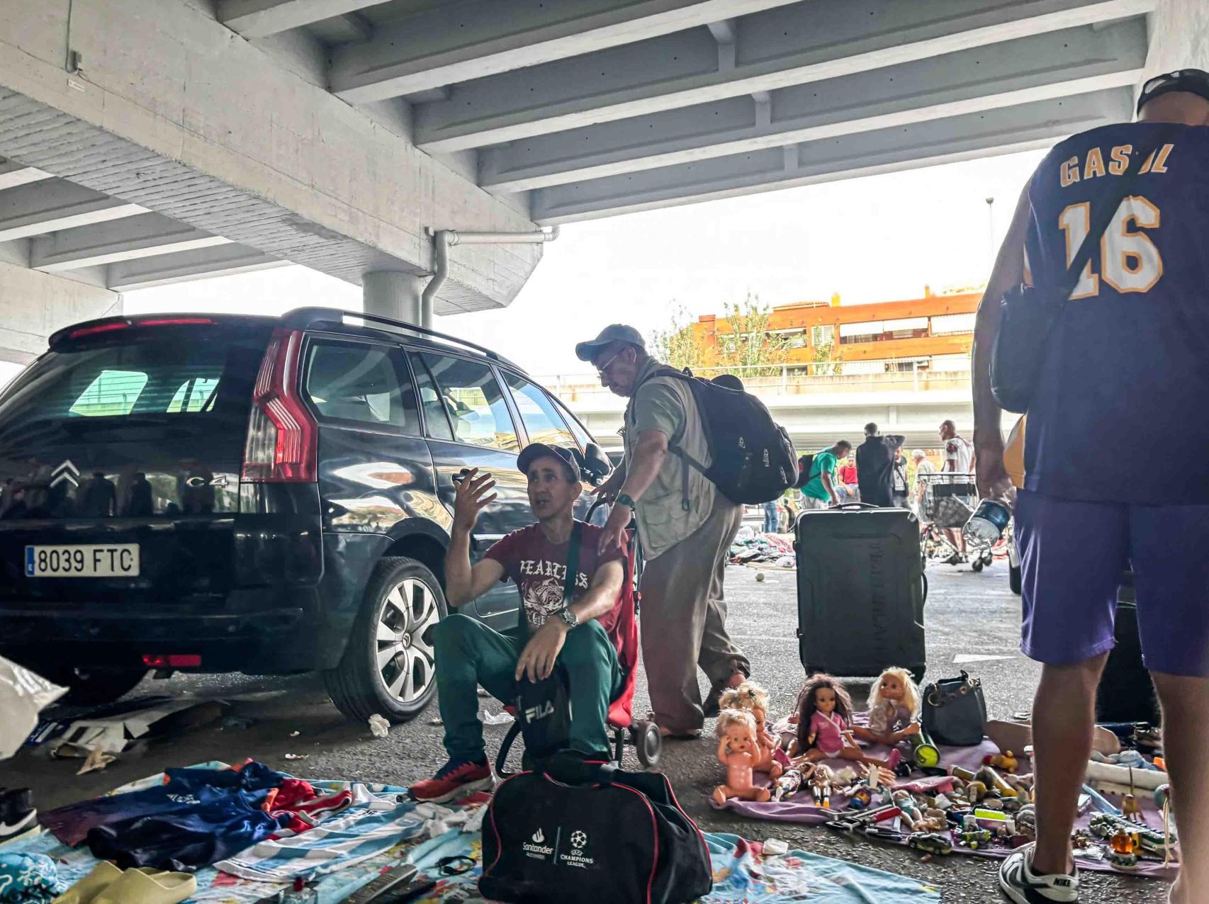 El mercadillo de la miseria de Badalona