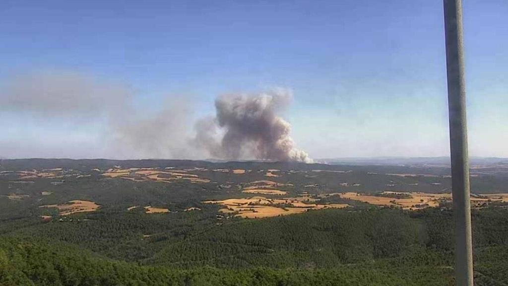 Otro incendio afecta a una zona forestal próxima a Sant Pere Sallavinera, en la Anoia