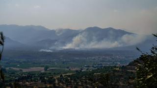 El ejército y los bomberos en el incendio de Tarragona, en imágenes