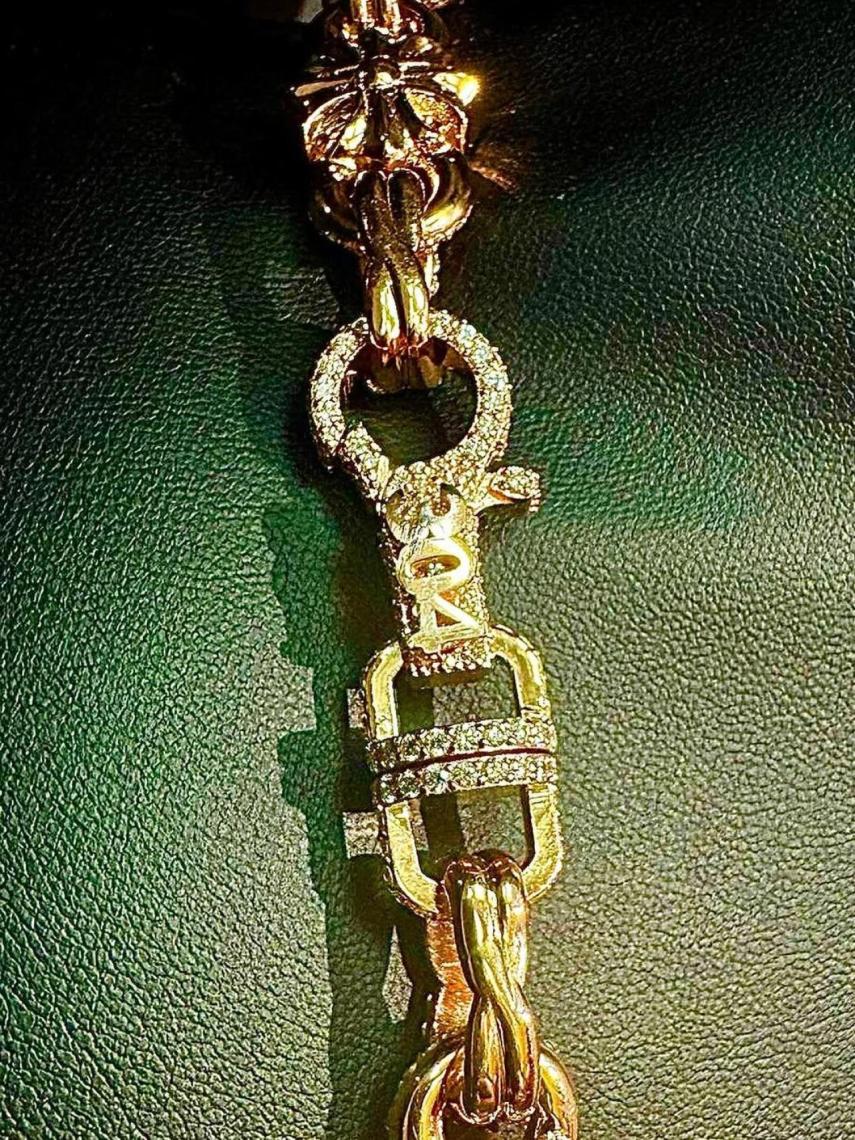 La nueva cadena de oro de Lamine Yamal (3)