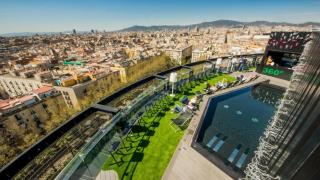 'Rooftop' del Barceló Raval, el hotel que se ha vendido por más valor en la primera mitad de año en Barcelona