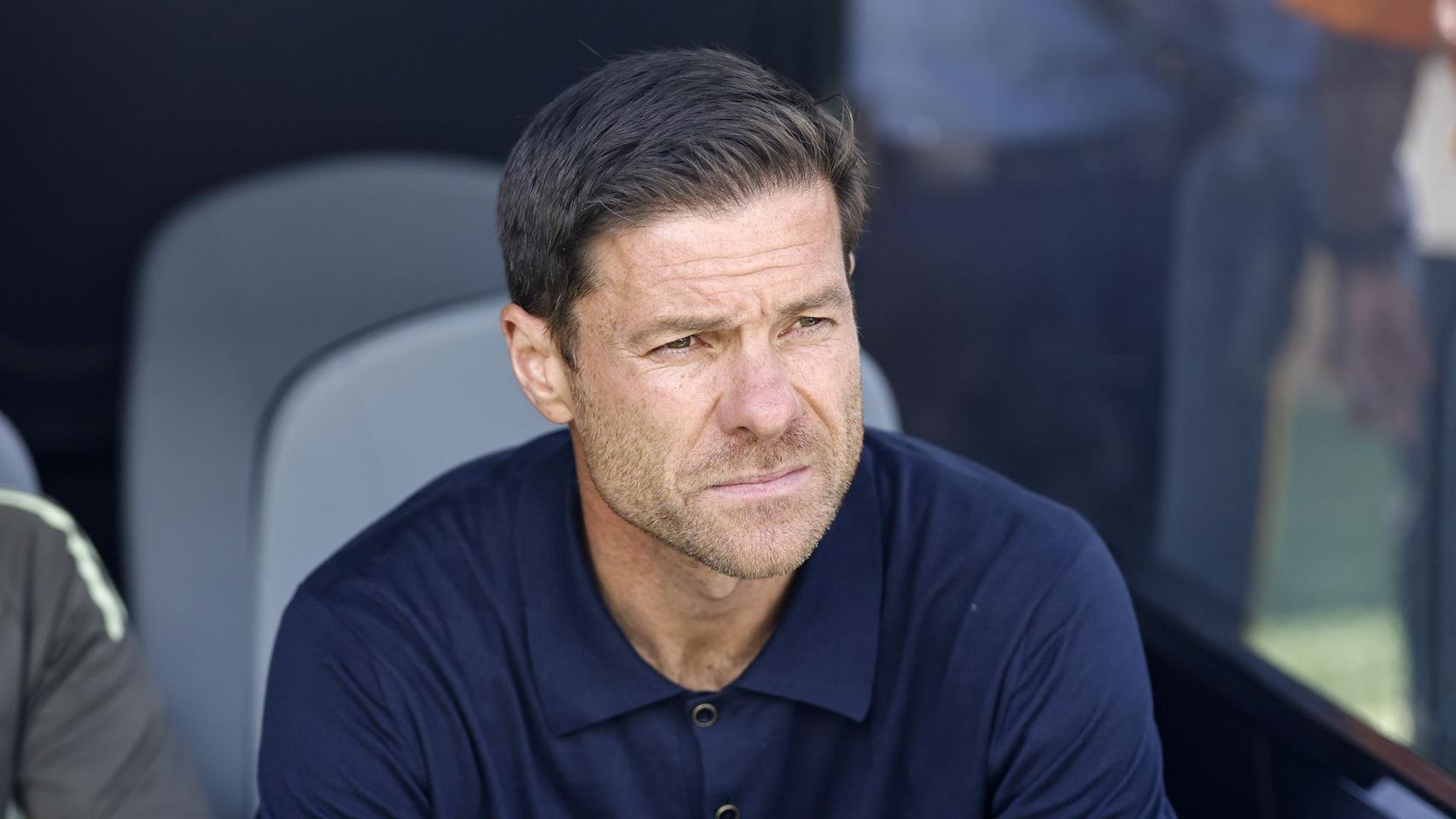 Xabi Alonso antes del partido entre PSG y Real Madrid