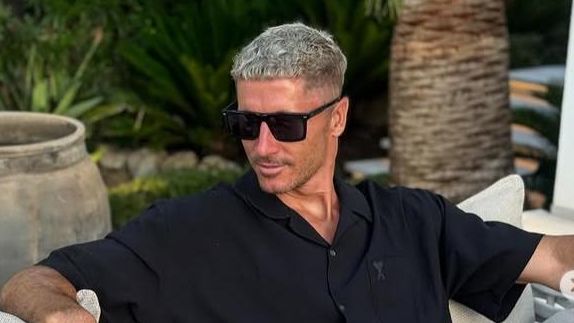 Robert Lewandowski presumeix de cabell ros a Instagram