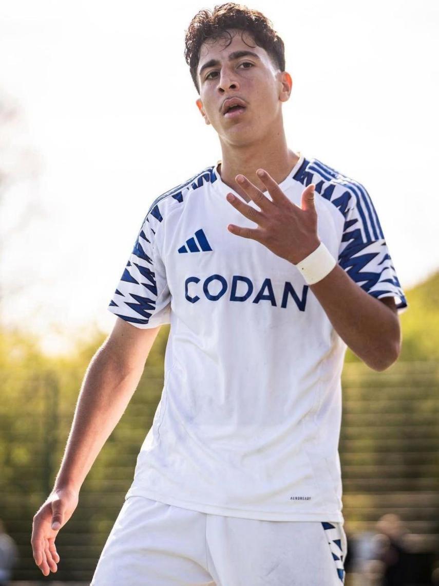 Rayan Bardghji en un partido con el juvenil del Copenhague