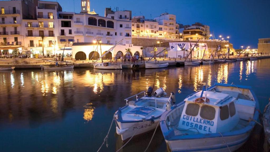 El rincón más espectacular de Tarragona, con atunes gigantes y búnkeres de guerra
