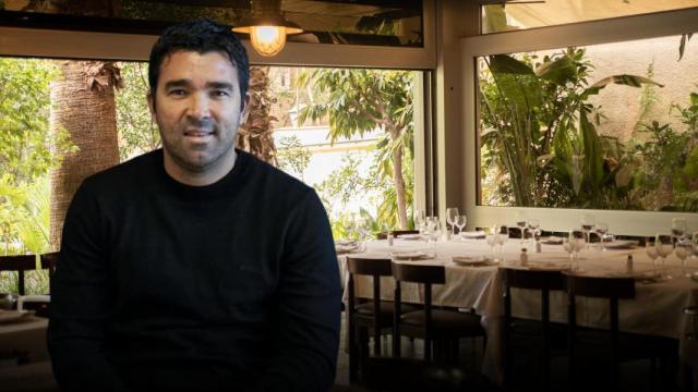 Deco, con el restaurante Tirtón de fondo en un fotomontaje