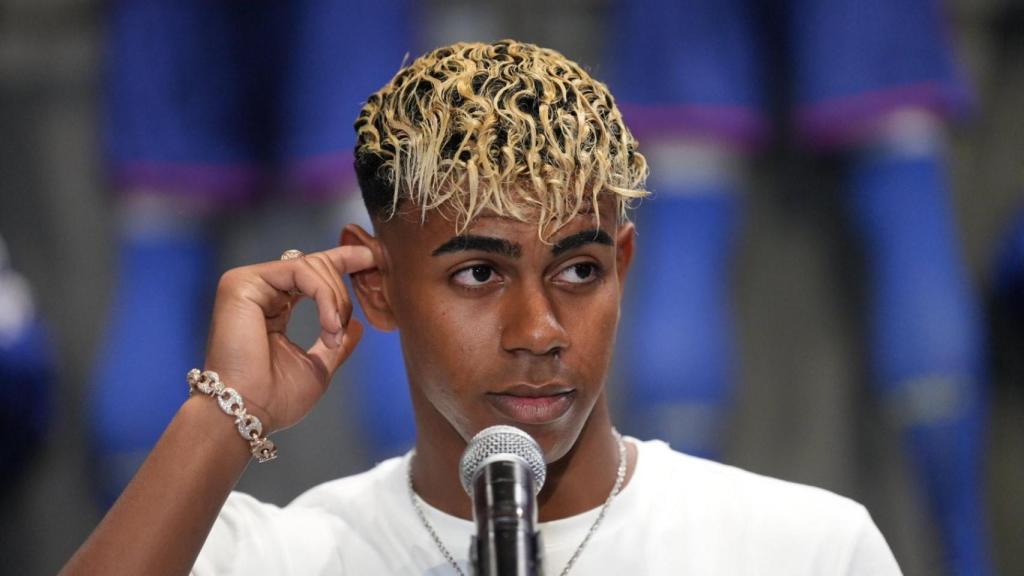 Lamine Yamal en el acto de renovación de su contrato y presentación de su nuevo dorsal