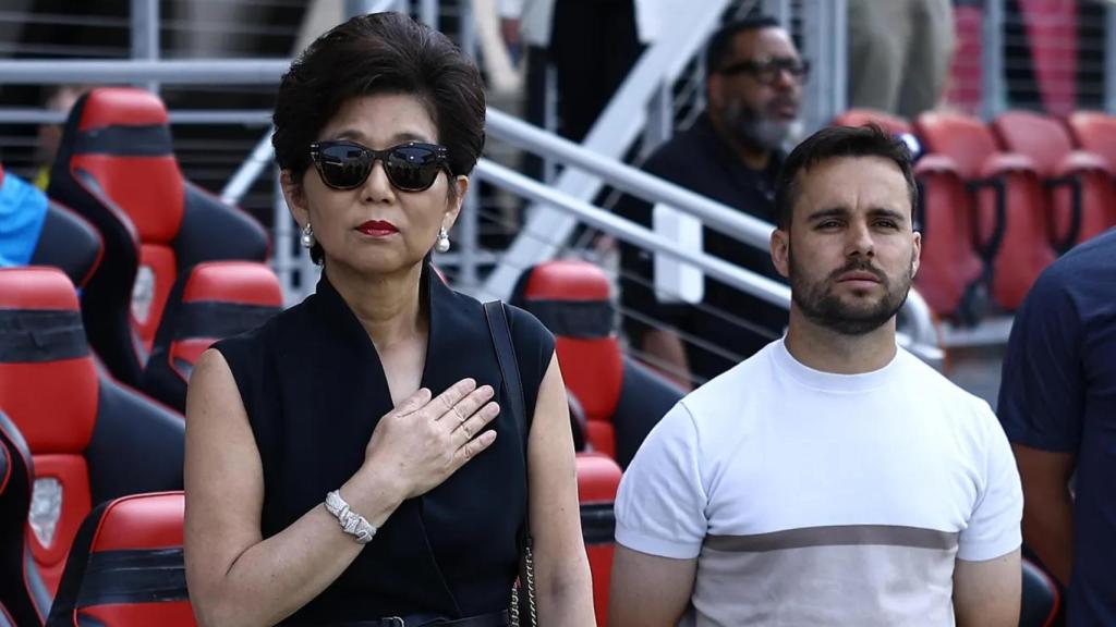 Michele Kang, junto a Jonatan Giráldez