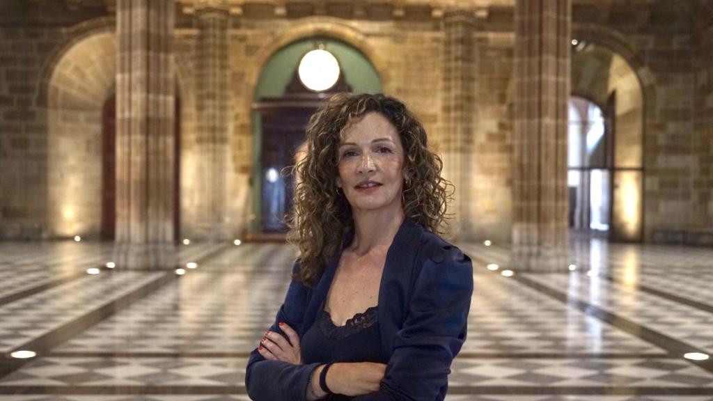 Emma Gumbert, Cónsul Mayor del Consolat de Mar, fotografiada en el Salón de Contrataciones de la Llotja de Mar (Barcelona)