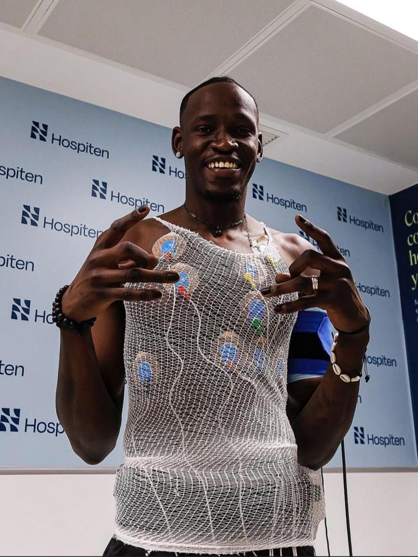 Ibou Badji en las pruebas médicas del Laguna Tenerife